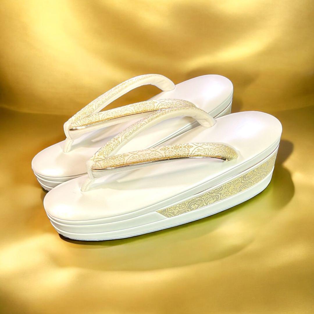 京都発　錦匠　龍村　本革張製草履　切込芯　葡萄唐草文錦　Ｍ寸⭐️【日本製/新品】⭐️