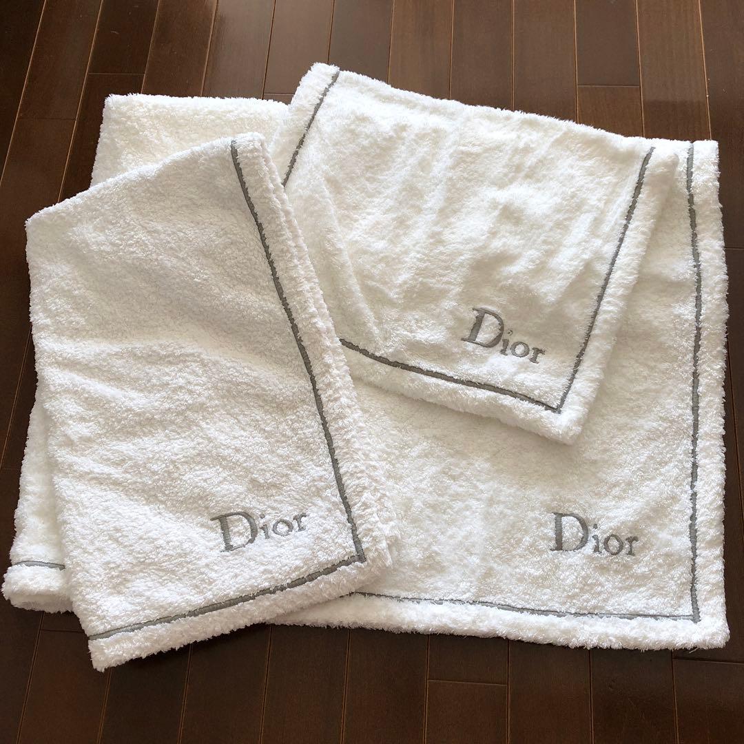 used クリスチャンディオール　フランス製　Dior刺繍　タオル(バスマット) Christian Dior - 新品 クリスチャンディオール バスタオル1枚の通販