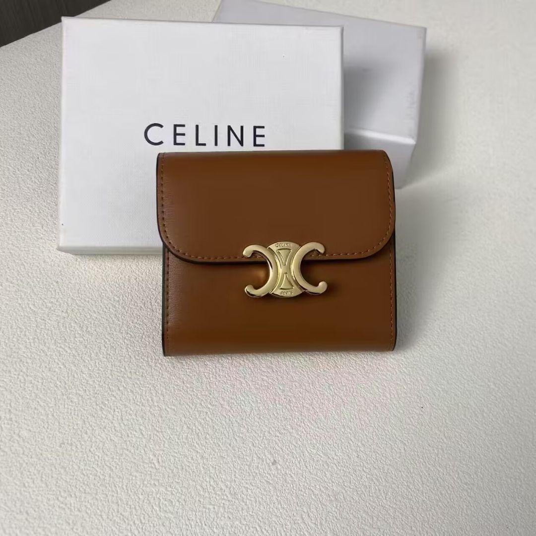 CELINE ブラウン 三つ折り財布 - メルカリ