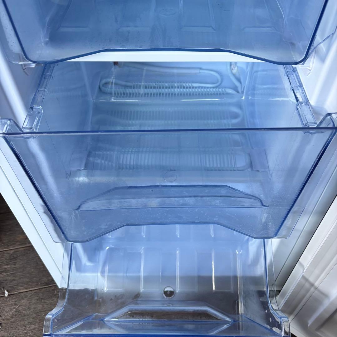 IRIS OHYAMA ノンフロン冷凍庫 IUSD-6B-W 60L