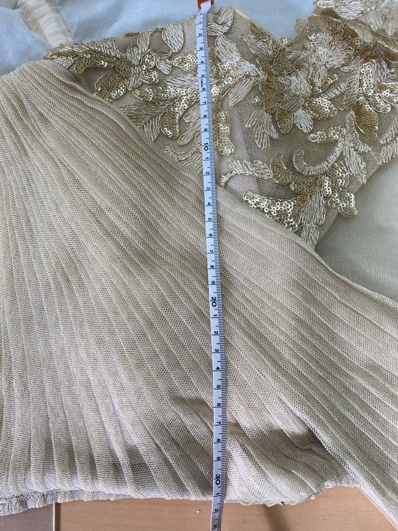 タダシショージ　金色の刺繍付き