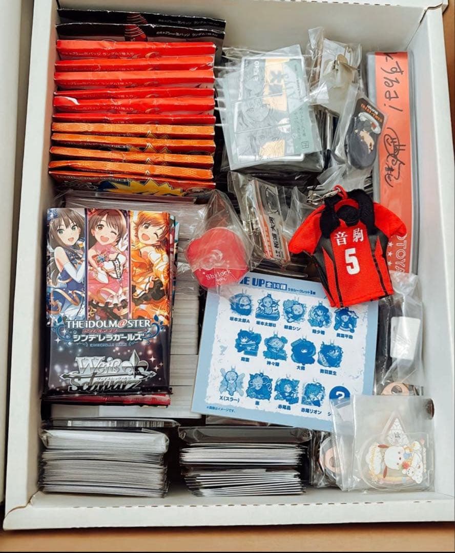 アニメ　漫画グッズ　缶バッジ　紙類　付録類　まとめ売り