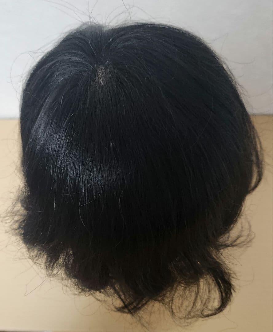 ローズ　ショートカールヘア 頭頂ウィッグ　自然色　人工皮膚付き