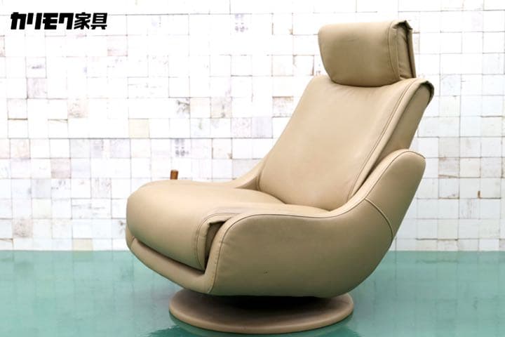 キョジンツユムシに酷似のOnomarchus uninotatus キリギリス