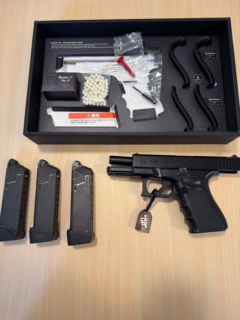 東京マルイ　グロック19 gen4 ガスブローバック　＋スペアマガジン2本付き