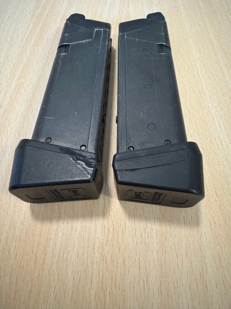 東京マルイ　グロック19 gen4 ガスブローバック　＋スペアマガジン2本付き