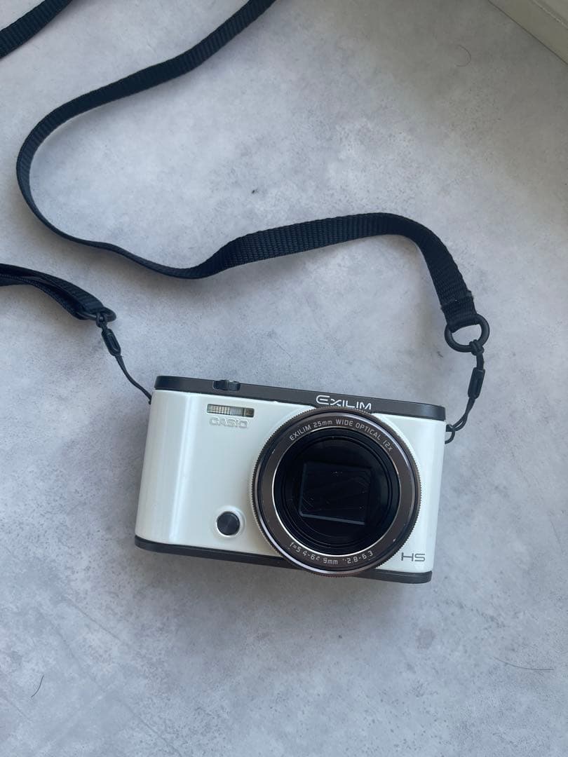 CASIO EXILIM EX-ZR3000 ホワイト 充電器付き CASIO EXILIM EX-ZR3000 ホワイト 充電器付き