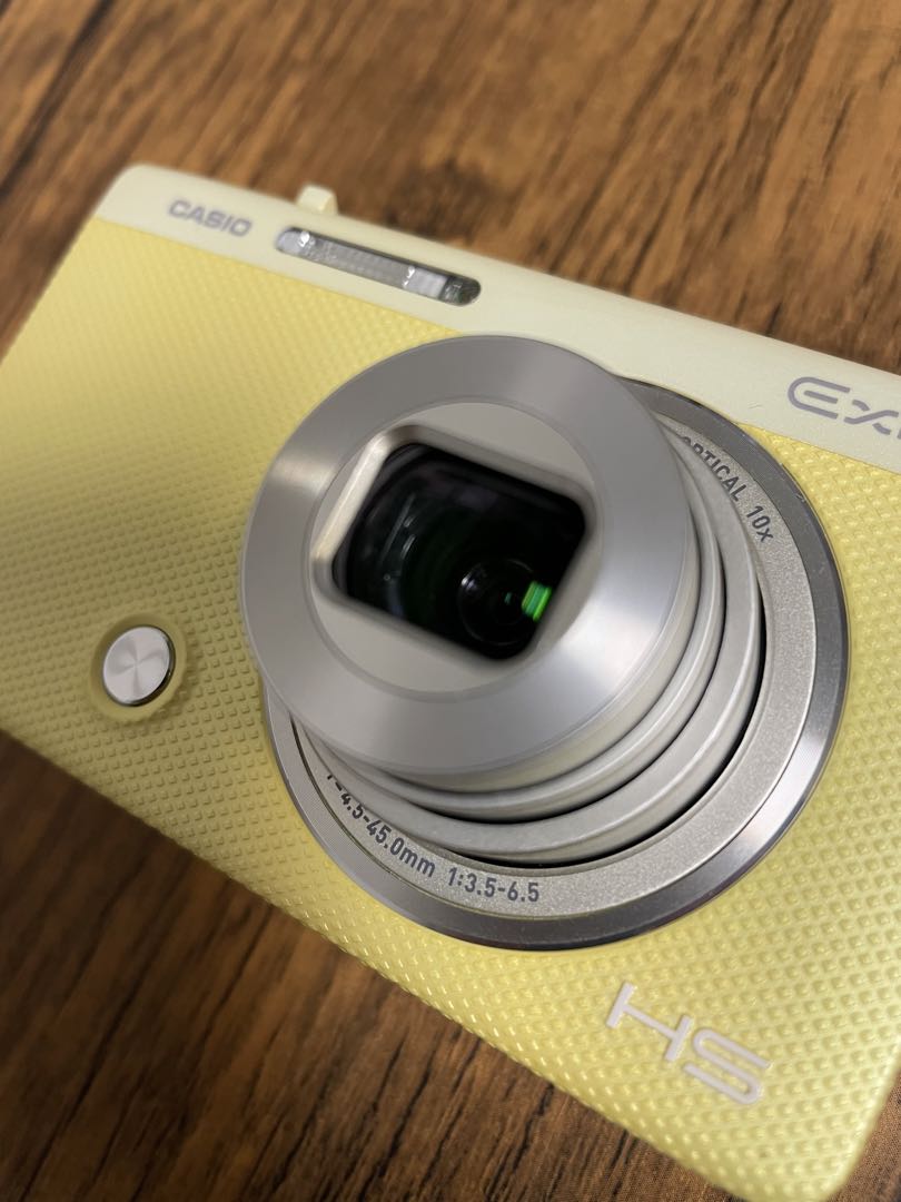 美品 CASIOカシオ デジカメ エクシリムEX-ZR70 yellow黄色 - メルカリ