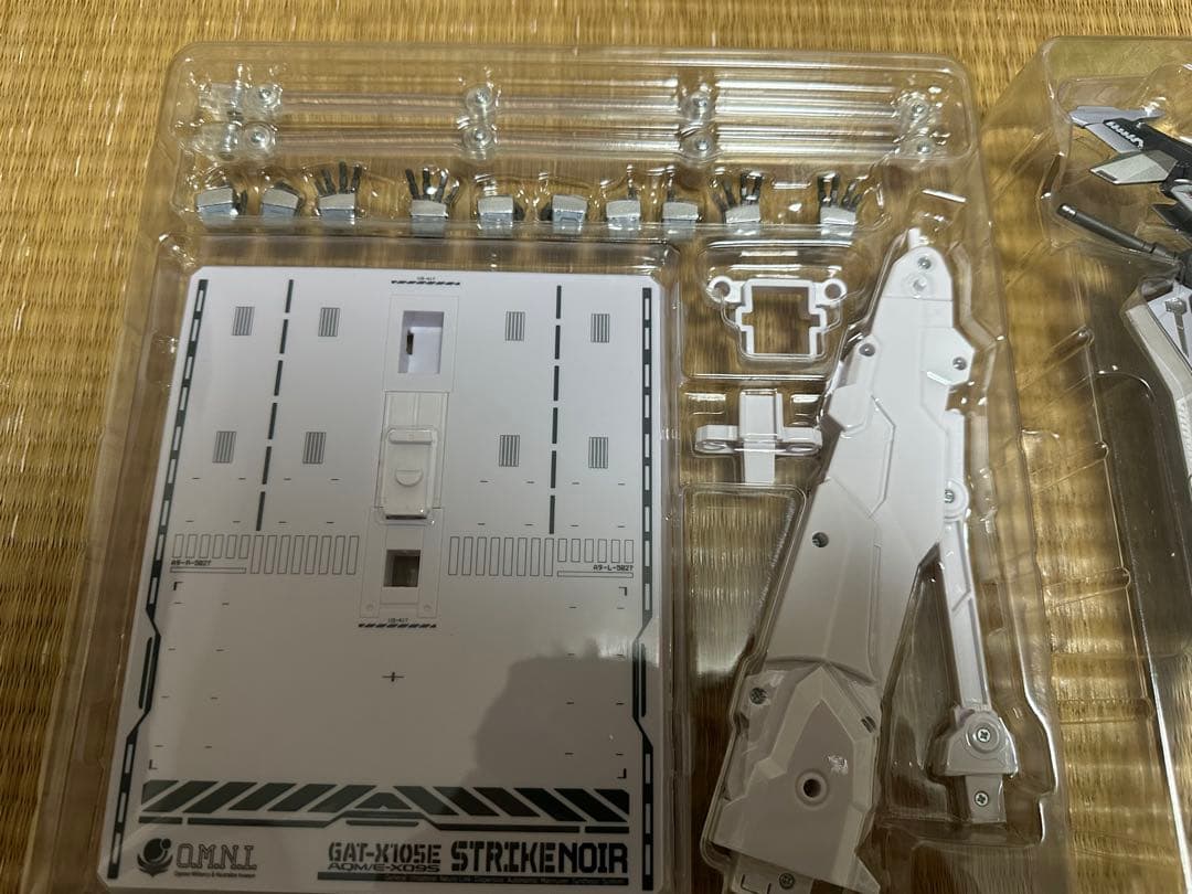 メタルビルド　ストライクノワール