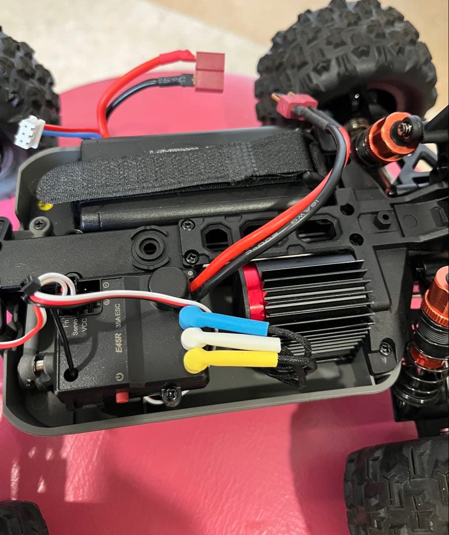 DEERC ラジコンカー 4WD 1/16 ブラシレスモーター 四輪駆動