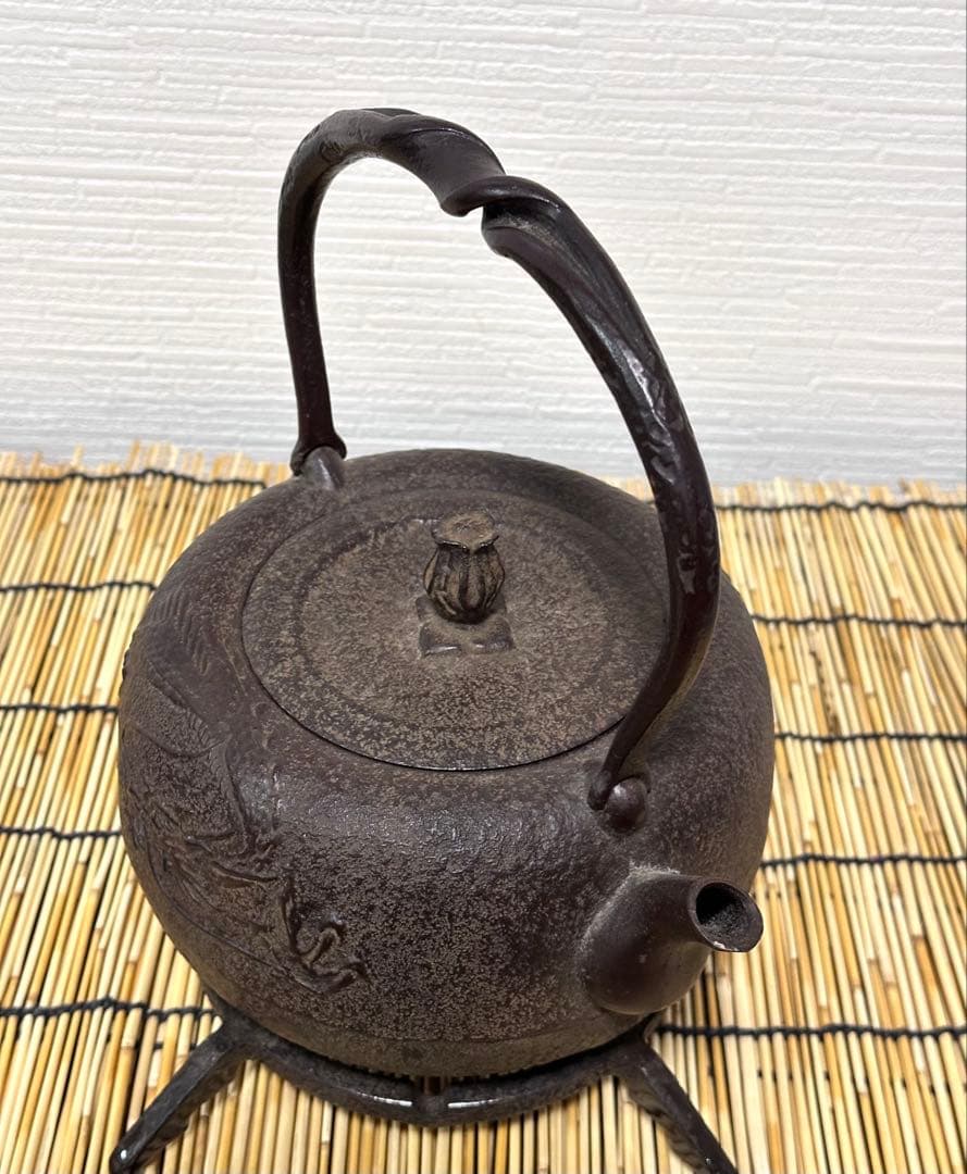 新品、付属品付　南部金狐堂　捻鉉姥口１５型龍文様　南部鉄瓶　南部鉄器　鉄瓶