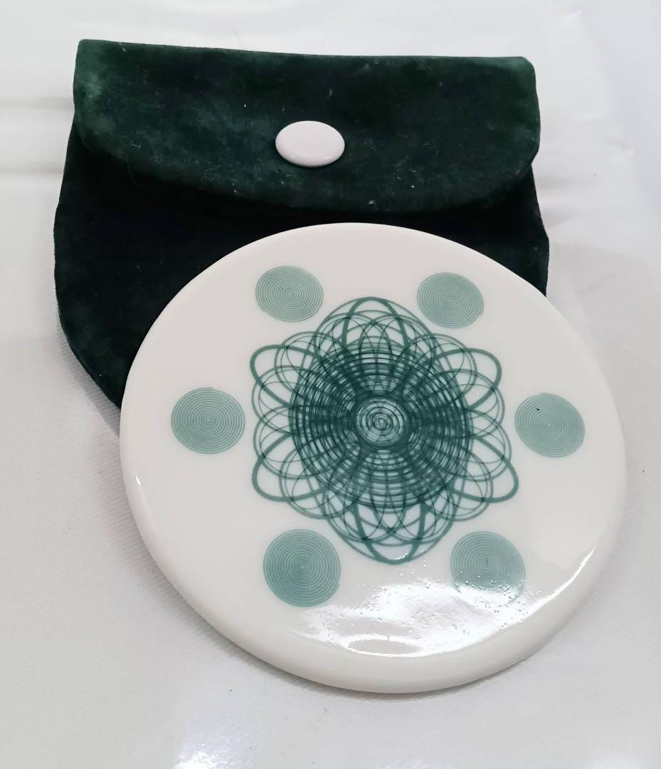 足立育朗 フロープレート 有田焼 直径 約7cm 形態 色 グリーン