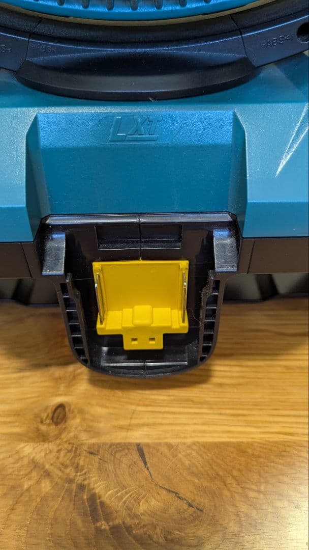 Makita マキタ 充電式産業扇 CF301D