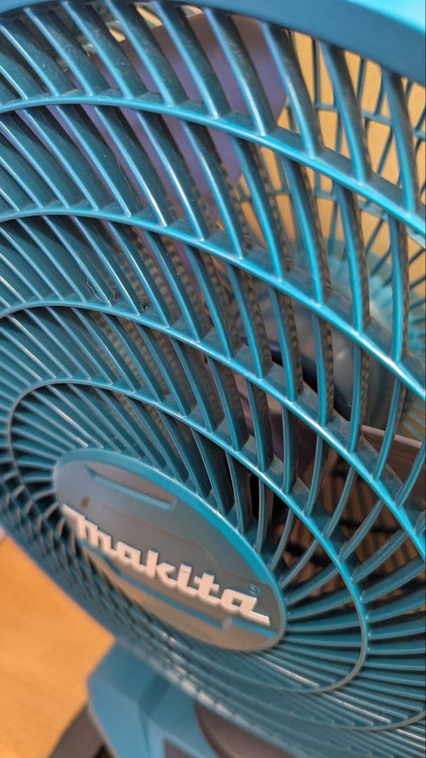 Makita マキタ 充電式産業扇 CF301D