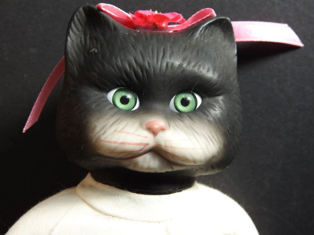 Goebel ゴーベル ヴィンテージ ポーセリン 猫 ドール 人形 置物 - メルカリ