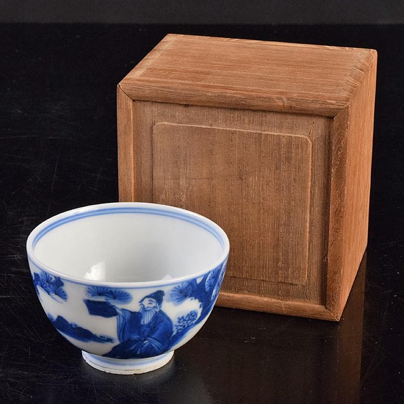中国　青花　漢詩山水人物文　煎茶碗　時代箱付　V　R9489 中国 青花 漢詩山水人物文 煎茶碗 時代箱付 V R9489
