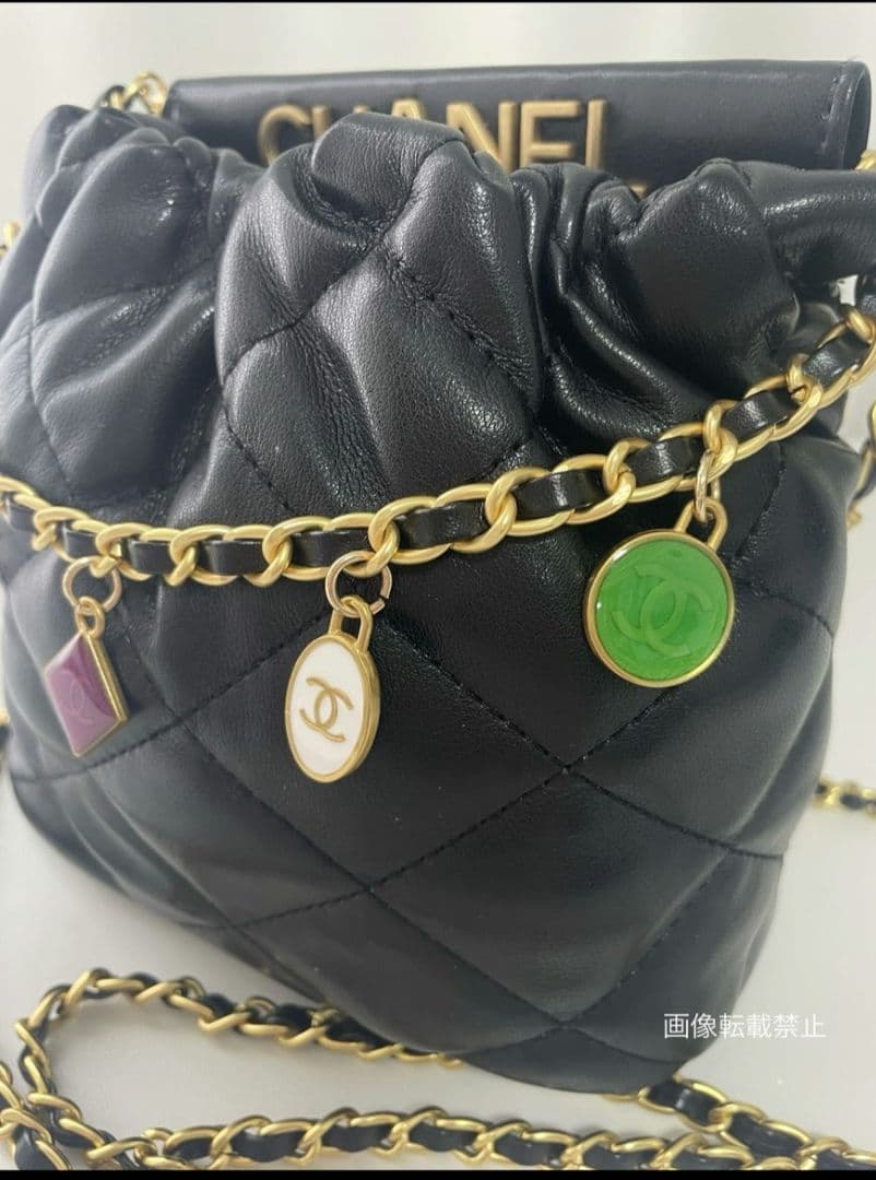 シャネル ノベルティ キルティング チャーム付き ショルダーバッグ