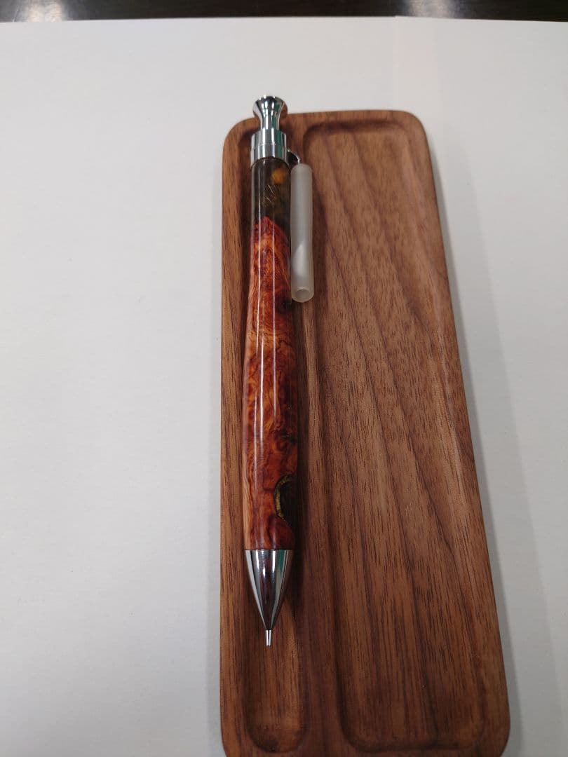 木軸ペン　花梨瘤紅白　うるし仕上げ　シャープ0.5 金継ぎ　某工房