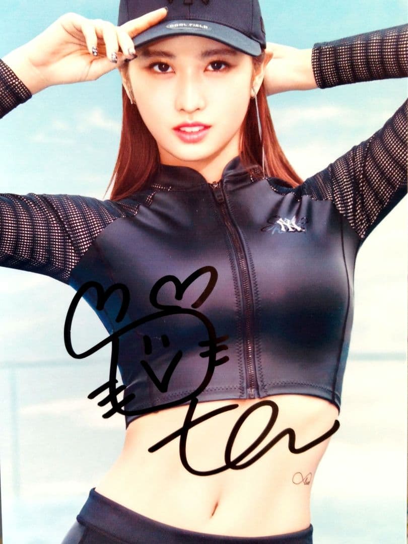 モモ直筆サイン入り2Lサイズ写真…TWICE‥Momo⑤