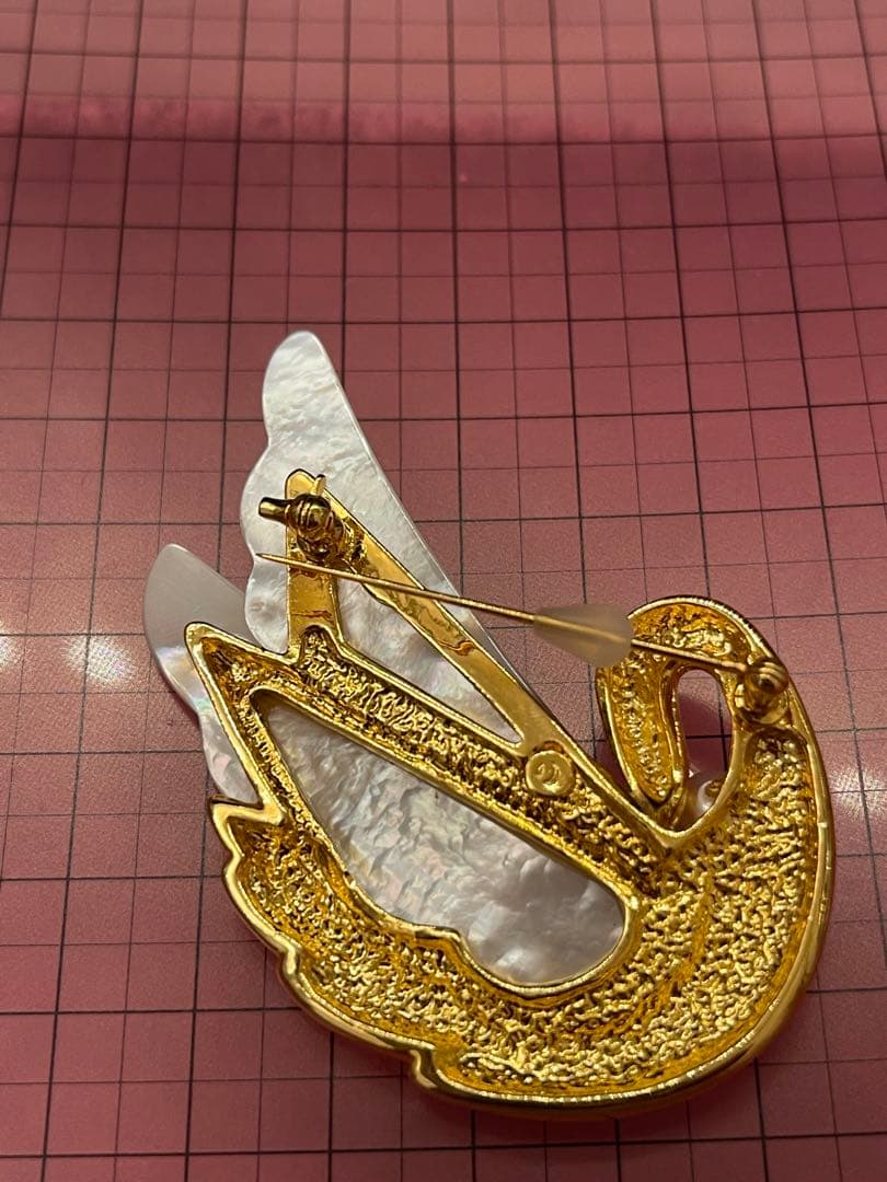 TASAKI 田崎真珠 ブローチ パール 白蝶貝 スワン 白鳥 シェル