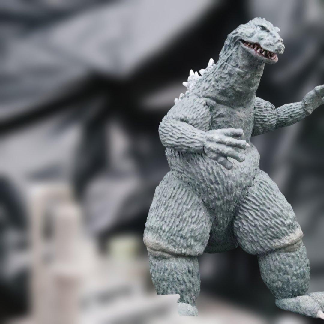 イノウエアーツNATOキンゴジ。組み立て塗装済。ジオラマ付き！