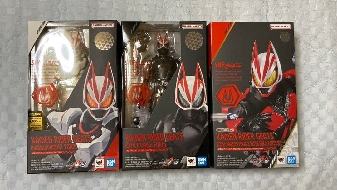 s.h.figuarts 仮面ライダーギーツ　タイクーン　ナーゴ　バッファ