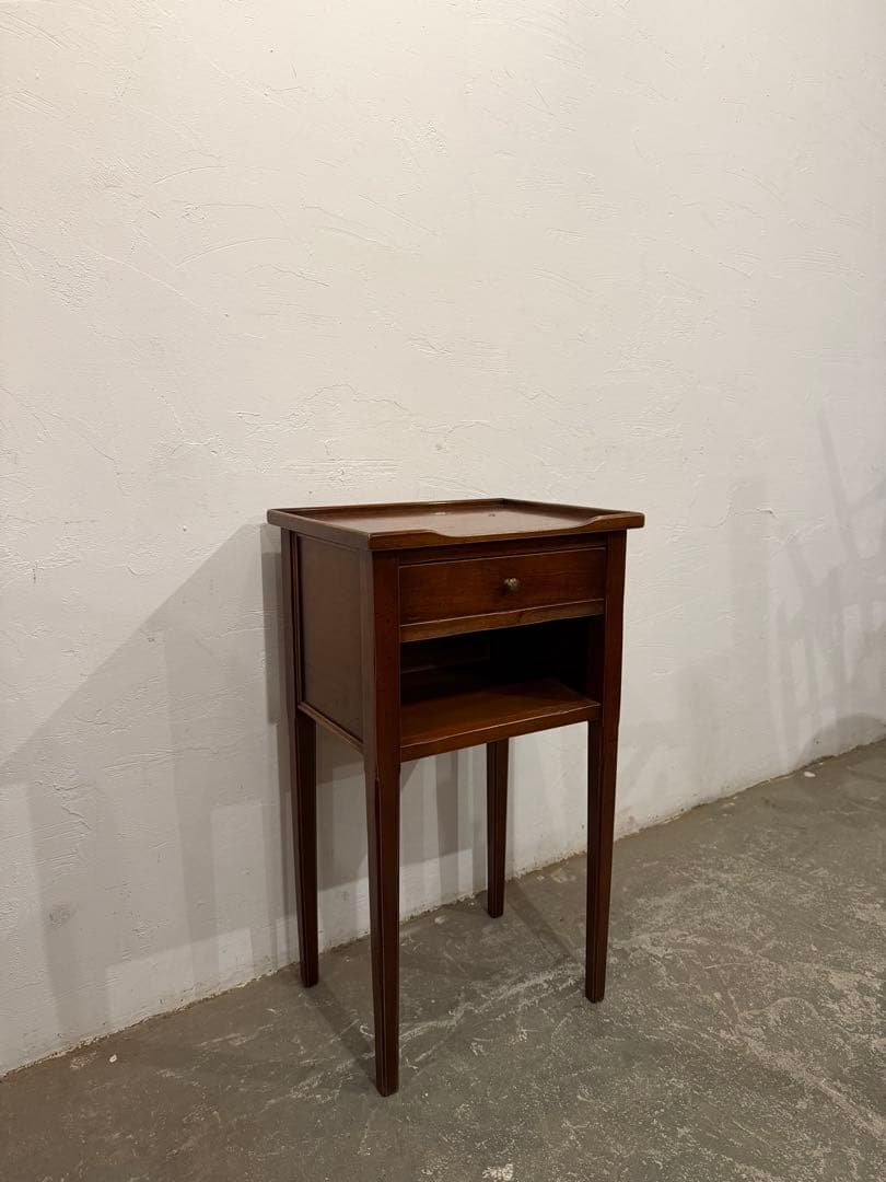 フランス　木製サイドテーブル　ベッドサイドテーブル comodocasa_574-stbntn