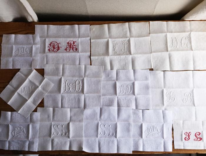 6】たくさん18枚！ フランス アンティーク イニシャル 手刺繍 端切れ