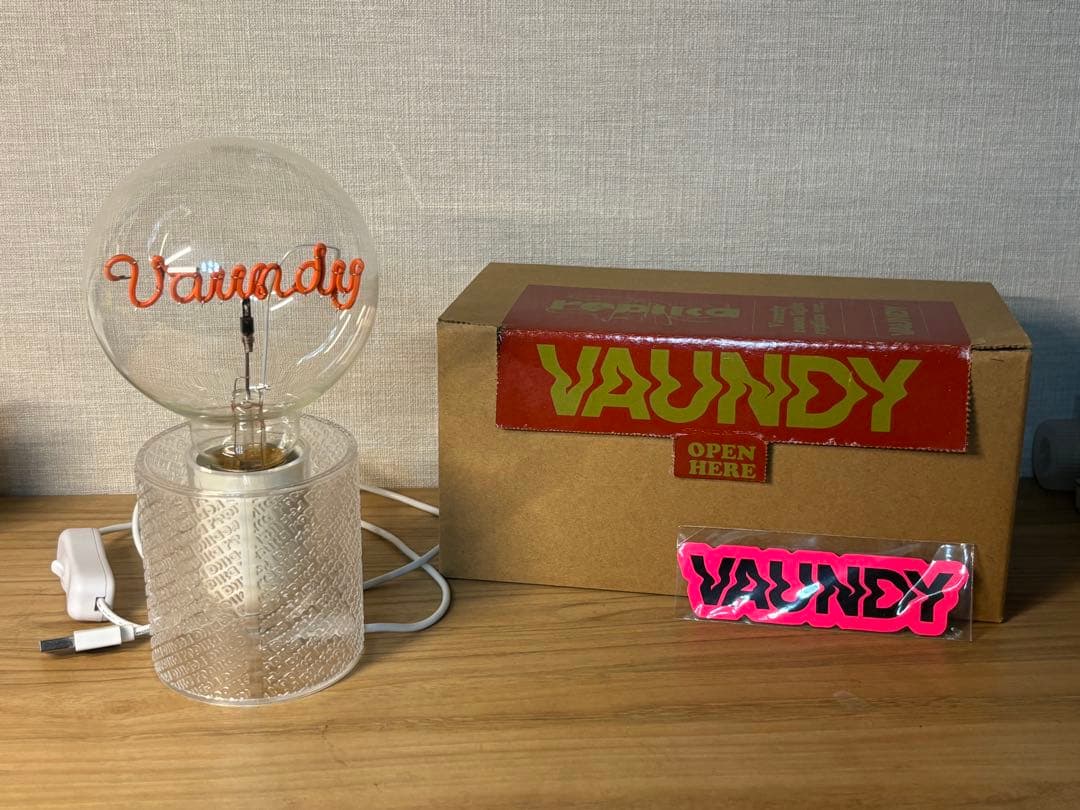 Vaundy ルームランプ replica 赤色光 ステッカー付き Vaundy ルームランプ replica 赤色光 ステッカー付き Vaundy ルーム