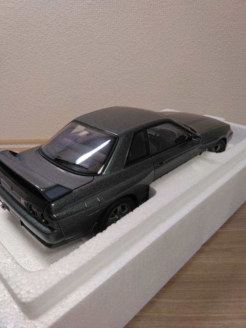 オートアート NISSAN SKYLINE GT-R (R32)