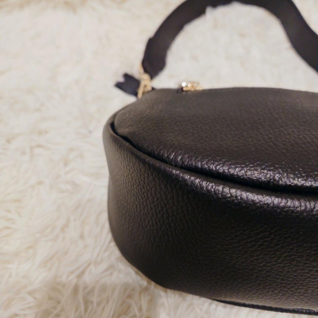 新品タグ russet ラシット ハンドバッグ トートバッグ ハーフムーン　黒