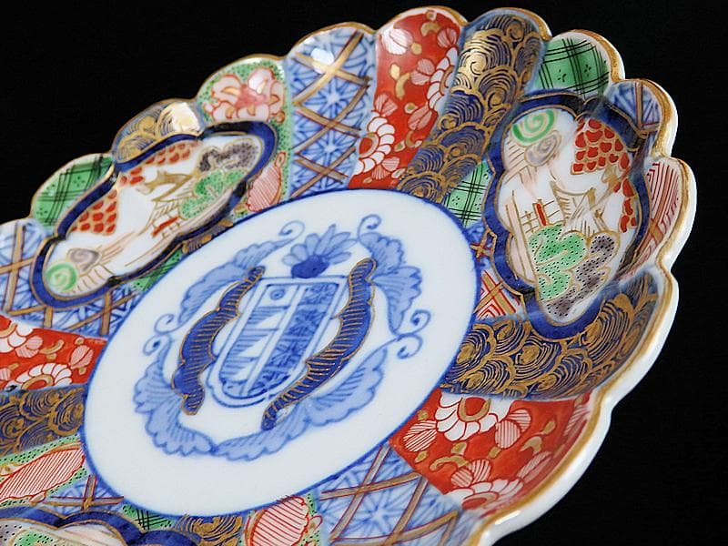 大聖寺伊万里 金襴手 輪花形 紋章の図 5寸皿 D174AS-fbda - メルカリ