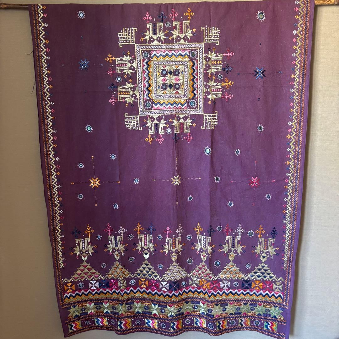 インド　アンティークミラーワーク刺繍タペストリー インド ミラーワーク刺繍アップリケタペストリー - アジアの布専門店