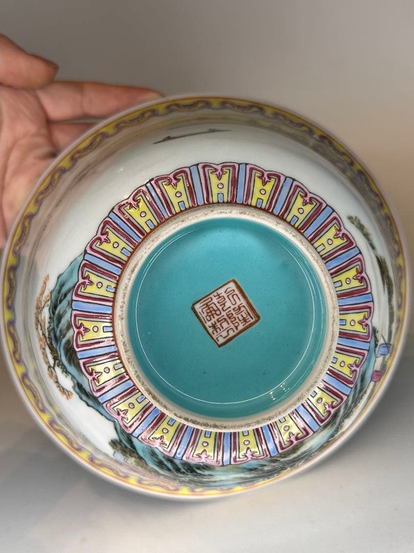 乾隆年製 底款 内側緑地 外側彩絵 人物風景文 碗 鉢古董品