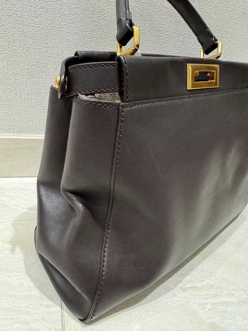 FENDI フェンディ 8BN226 ピーカブー ミディアム