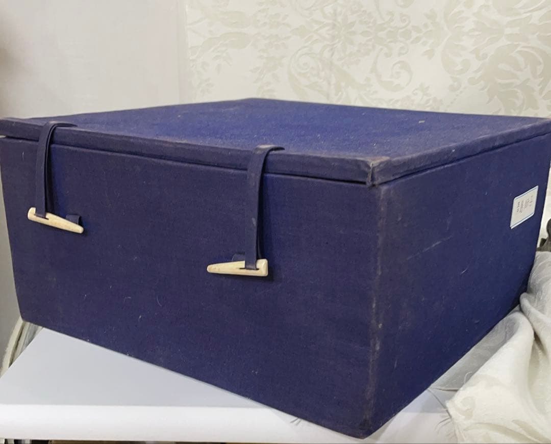 希少 中国骨董 美術品 翡翠 青島獅子 天然石 置物 年代物 台座付き 箱付き