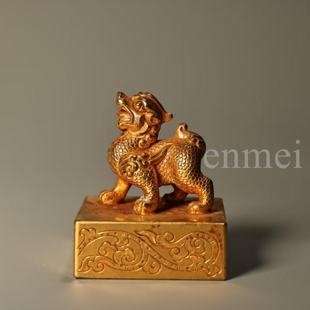 中国古美術・珍品旧藏・ 鎏金麒麟印章・高浮彫鏨刻・純銅製・
