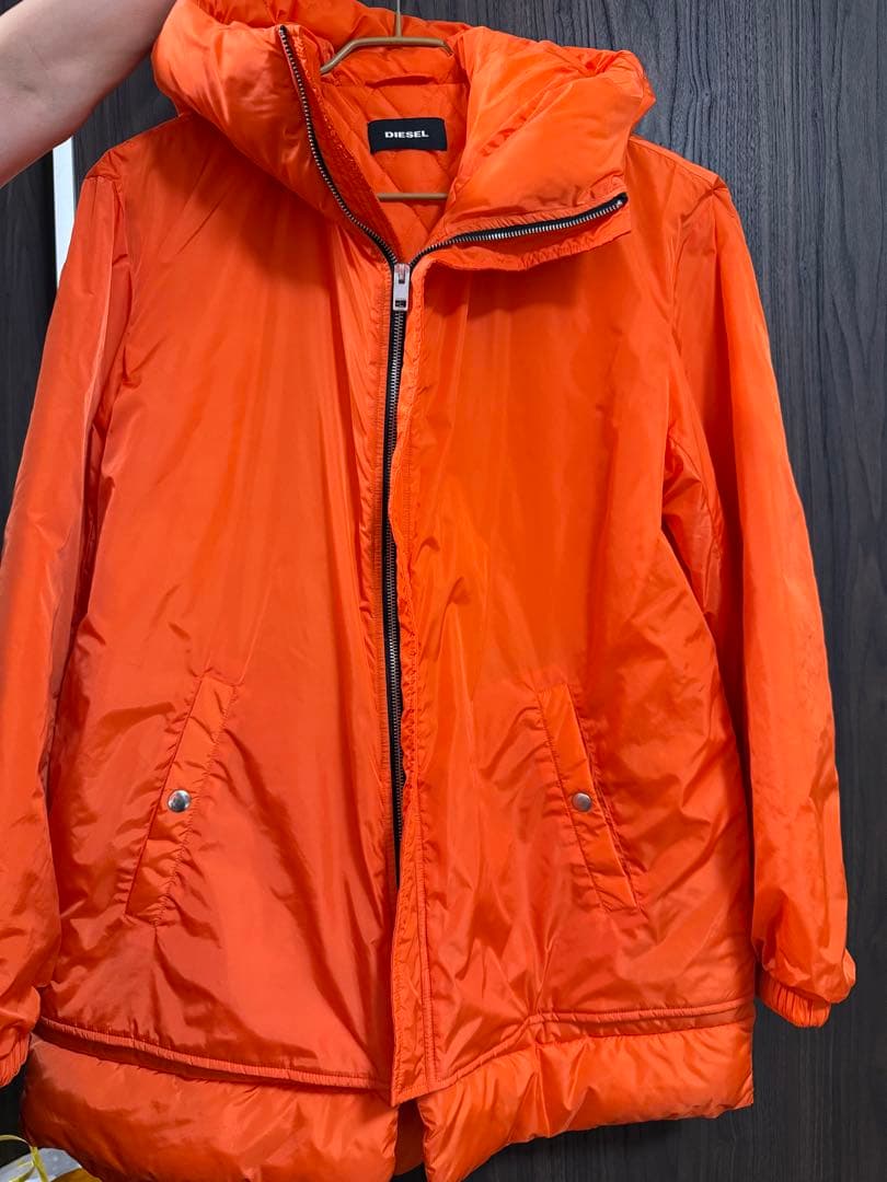 DIESEL オレンジ ダウンジャケット - メルカリ