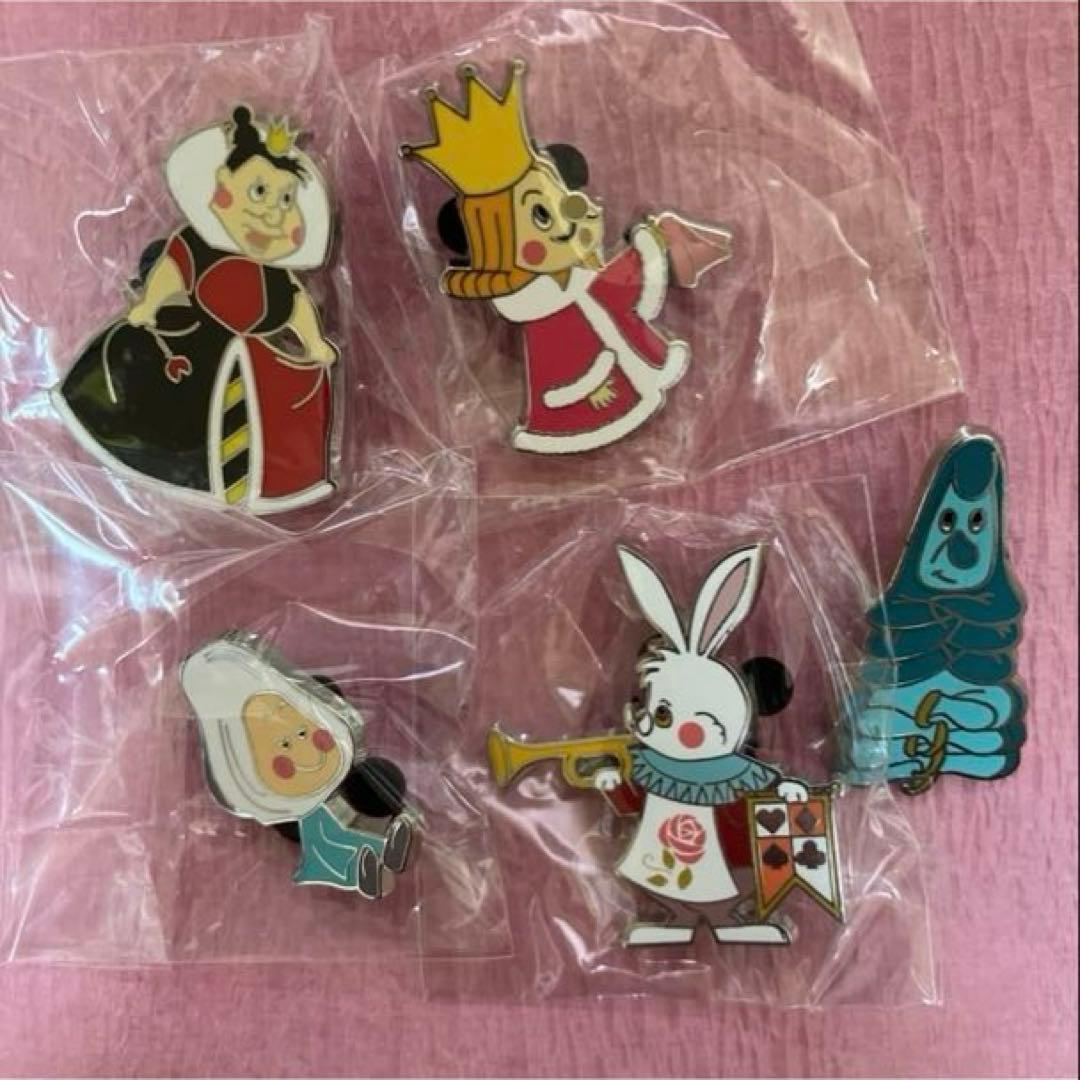 レア　香港　ディズニー　アリス　ピン　ヤングオイスター　ゲーム レア 香港 ディズニー アリス ピン ヤングオイスター ゲーム レア 香港