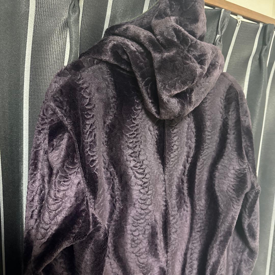 トルネードマート　デフォルメパイソンエンボスパーカー