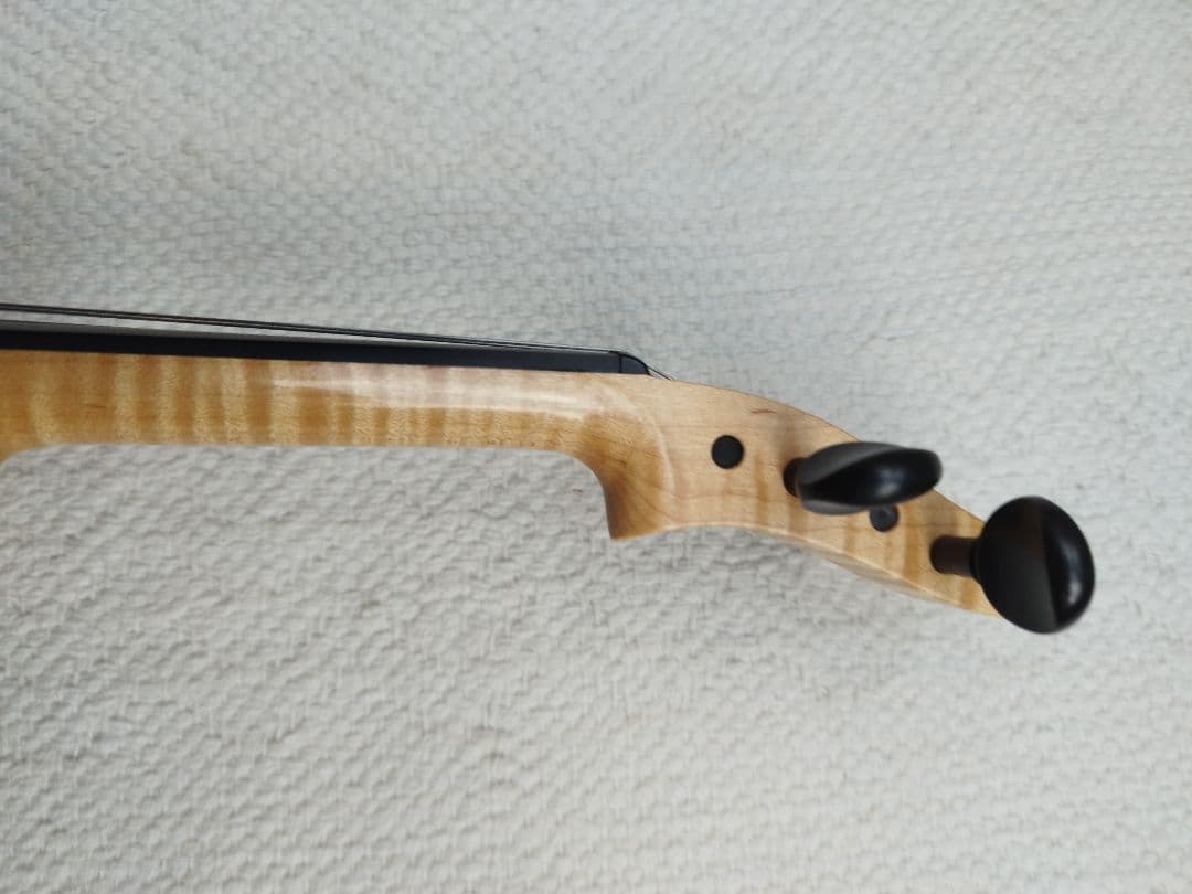 虎杢YEV104 エレクトリックバイオリン 4弦 ハードケース、弓と肩当てセット