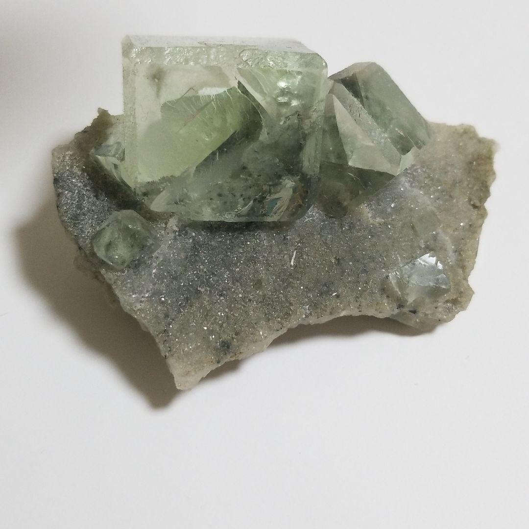 フローライト 母岩付き アメリカ オハイオ州産 フローライトの母岩付き原石 No.12 - cute stone -