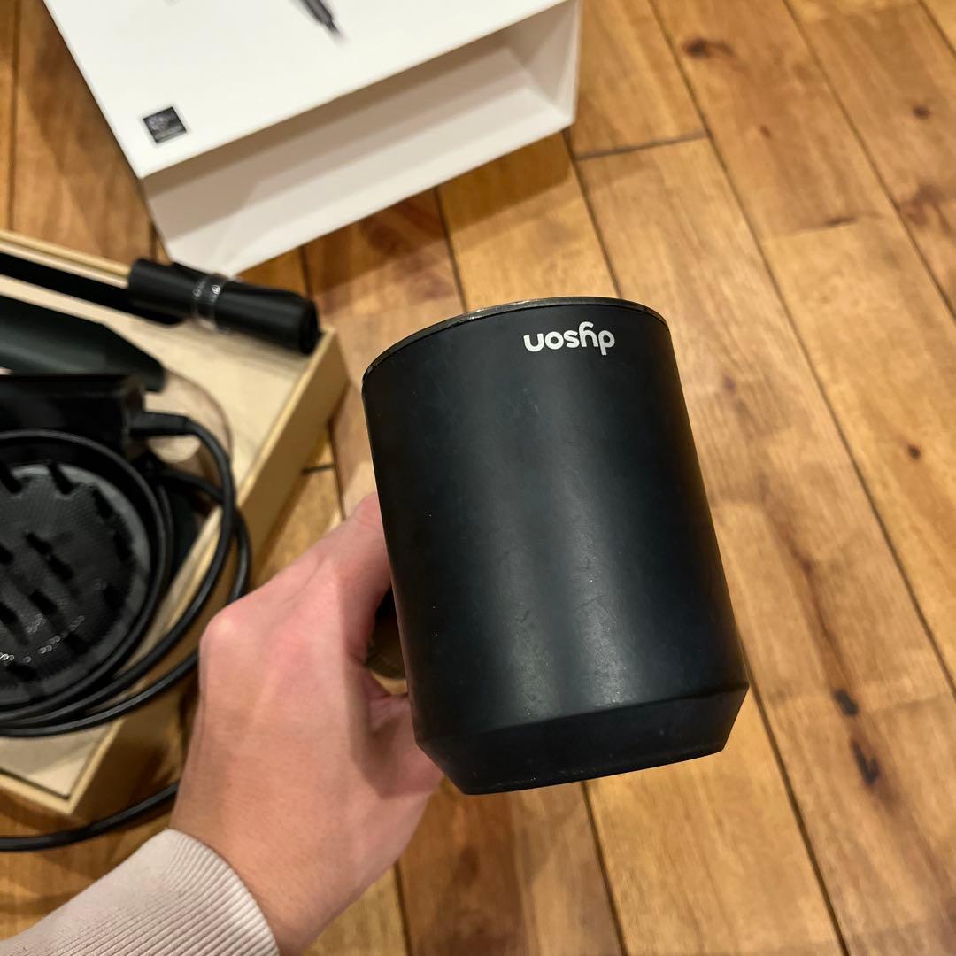 箱・未使用付属品付きDyson supersonic ionic ヘアドライヤー