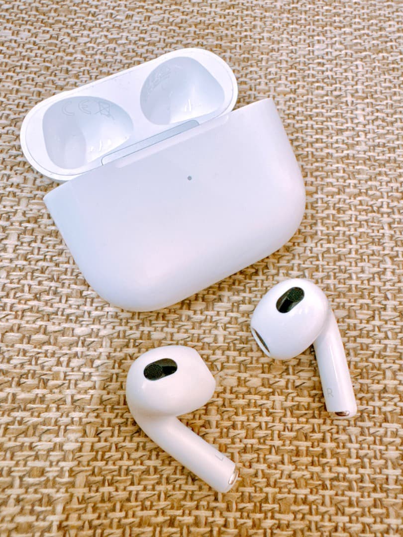 Apple AirPods 3 本体 +充電ケース 第3世代 MME73J/A Apple AirPods3