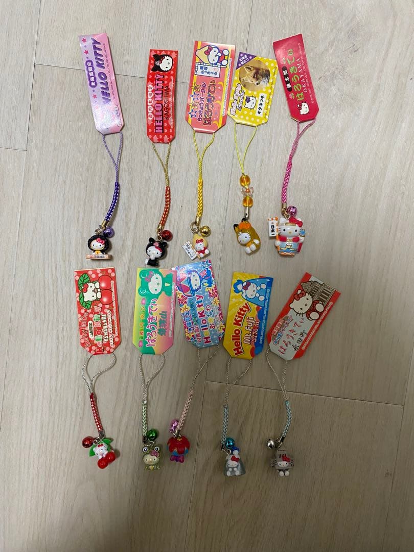 ご当地キティまとめ売り 124個