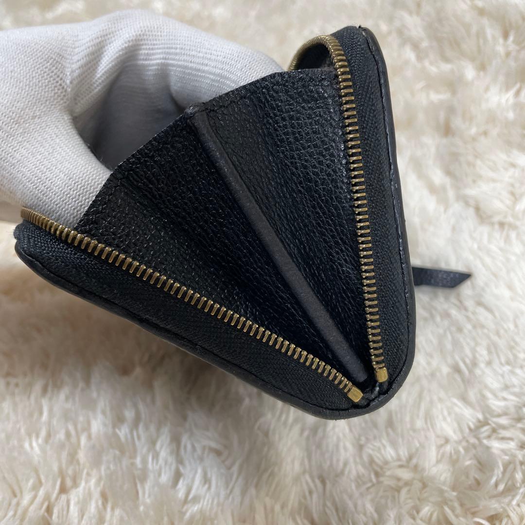 ルイヴィトン　アンプラント　ジッピーパース　型押し　モノグラム　黒